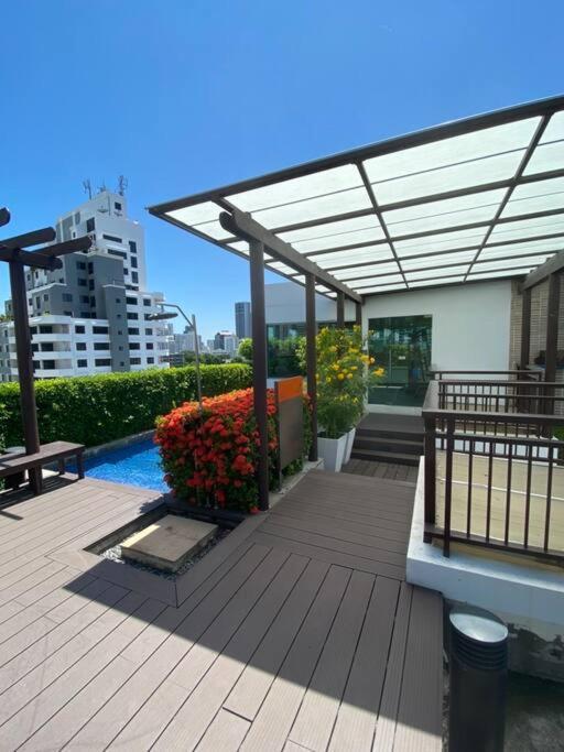 Delightful Condo In Central Location At Sukhumvit 49 Bangkok Exterior photo